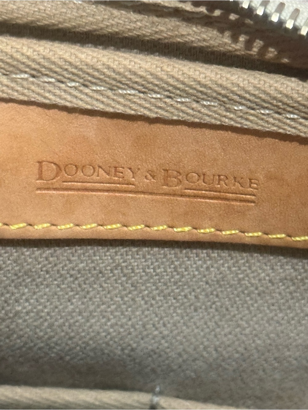 Vintage Dooney and Bourke USED tote bag - Picture 11 of 16